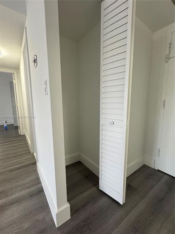 800 Parkview Dr 502, Hallandale Beach, FL 33009