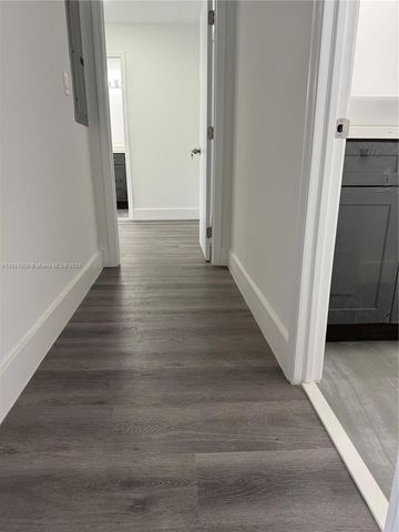 800 Parkview Dr 502, Hallandale Beach, FL 33009