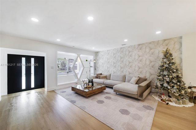 45 NE 124th Ter, North Miami, FL 33161