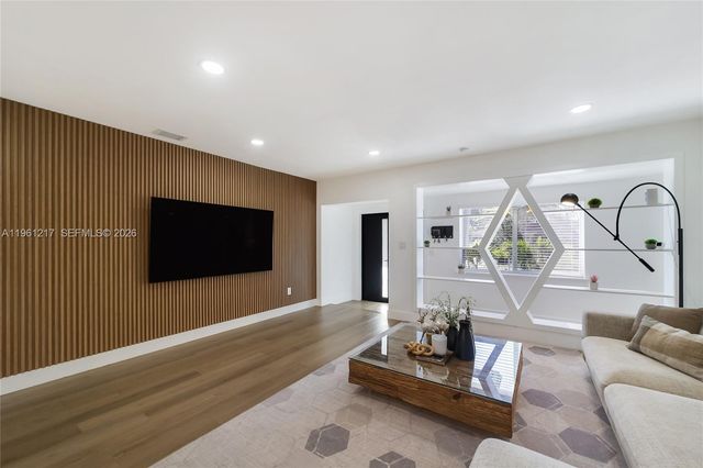 45 NE 124th Ter, North Miami, FL 33161