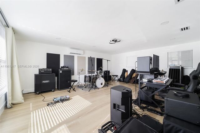 45 NE 124th Ter, North Miami, FL 33161