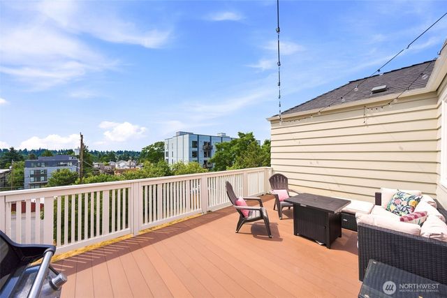 9725 Phinney Avenue N, Seattle, WA 98103