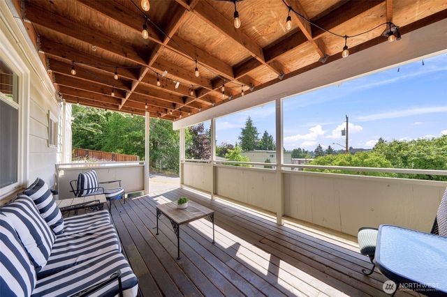 9725 Phinney Avenue N, Seattle, WA 98103