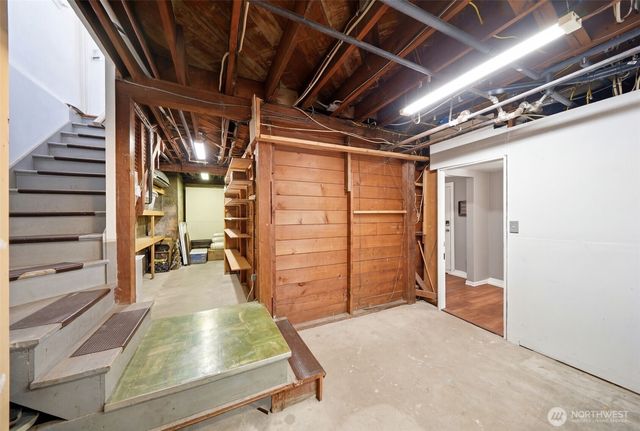 9725 Phinney Avenue N, Seattle, WA 98103
