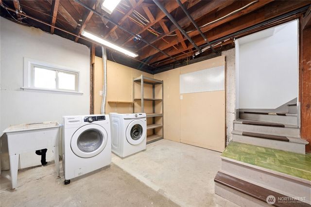 9725 Phinney Avenue N, Seattle, WA 98103