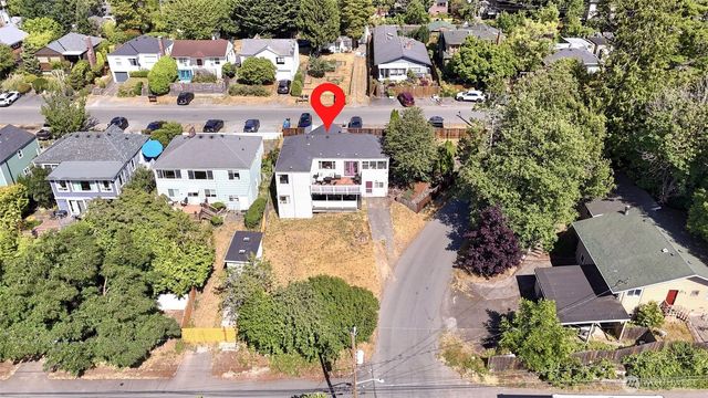9725 Phinney Avenue N, Seattle, WA 98103