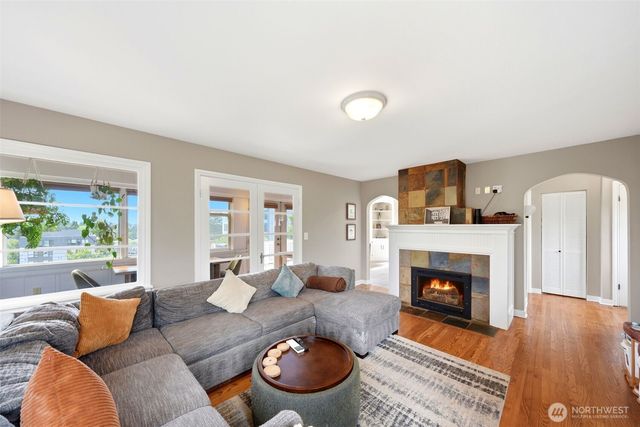 9725 Phinney Avenue N, Seattle, WA 98103