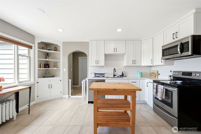 9725 Phinney Avenue N, Seattle, WA 98103