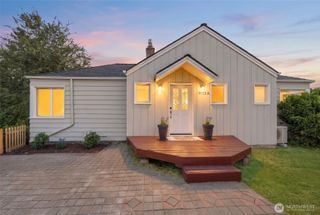 9725 Phinney Avenue N, Seattle, WA 98103