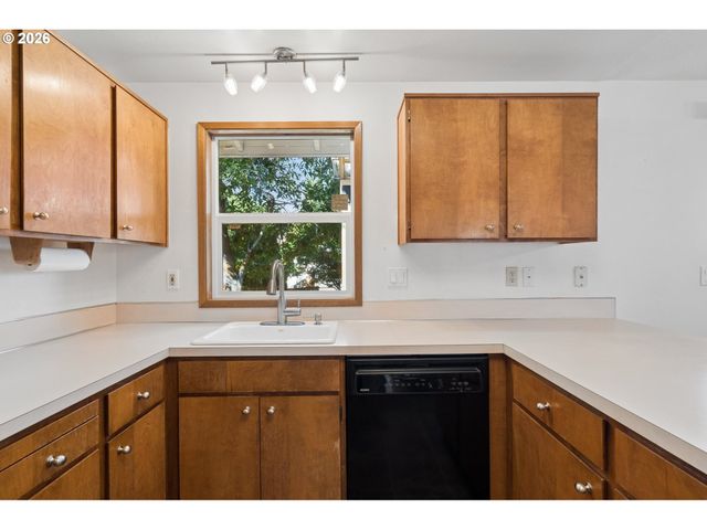 7495 Sw 172ND Ave, Beaverton, OR 97007