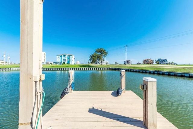 1 Marathon, Hitchcock, TX 77563