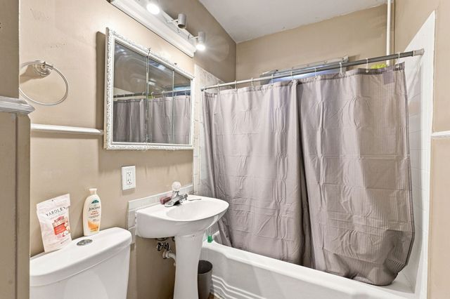 1268 E 33rd Court, Des Moines, IA 50317