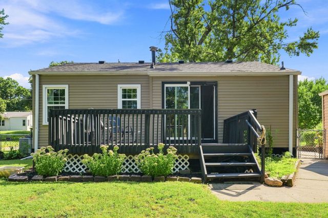 1268 E 33rd Court, Des Moines, IA 50317