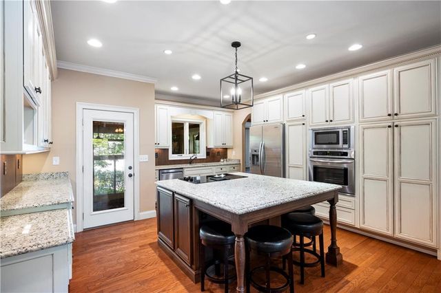 512 Williamsburg Drive, Dalton, GA 30720