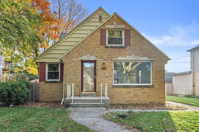 2956 N 77th STREET, Milwaukee, WI 53222