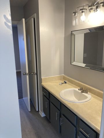 746 Holder Dr, Nashville, TN 37217