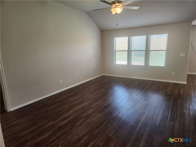 2320 Petersburg Lane, Temple, TX 76504