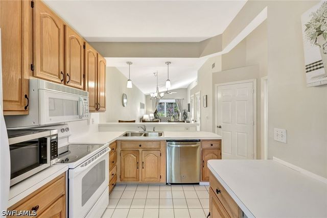 8228 Twelve Oaks CIR 323, Naples, FL 34113