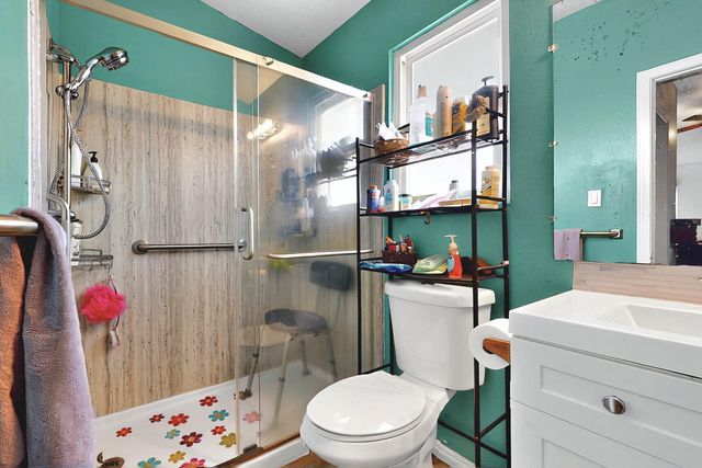 2040 Gomez Drive SW, Los Lunas, NM 87031