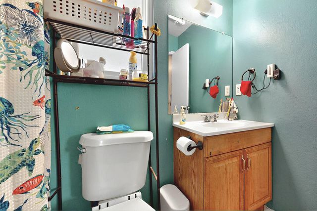 2040 Gomez Drive SW, Los Lunas, NM 87031