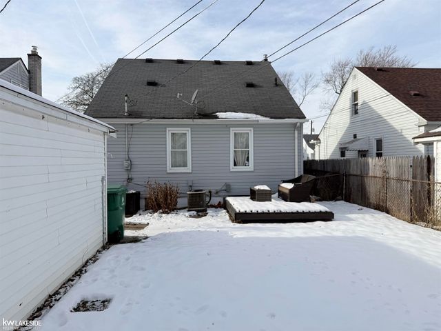 22118 Firwood Avenue, Eastpointe, MI 48021