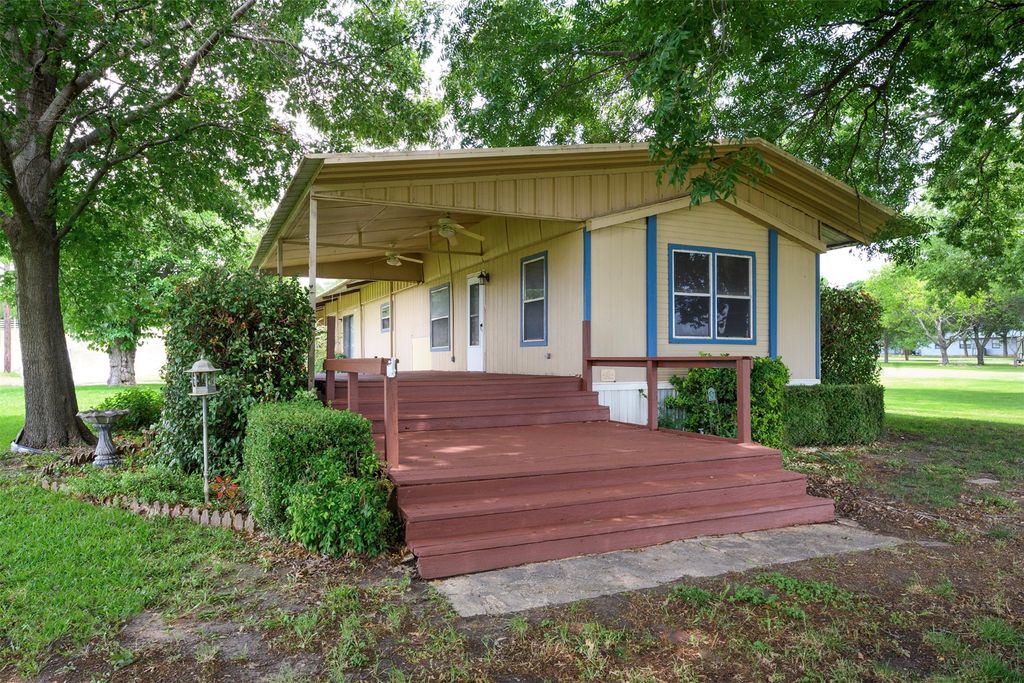 333 Private Road 1520, Bridgeport, TX 76426