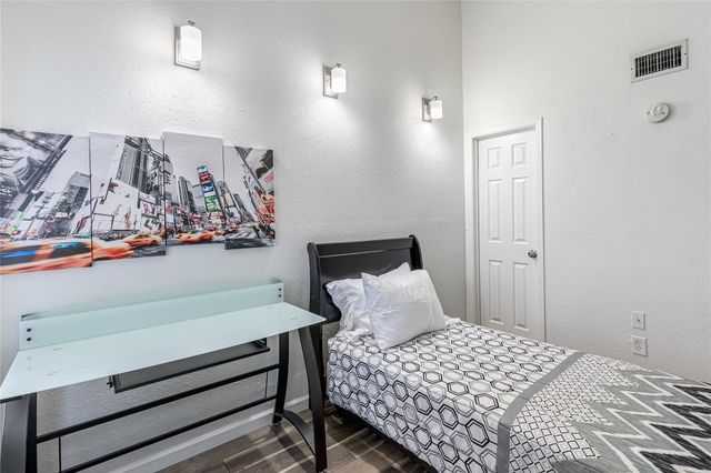 12900 Walden Road 502E, Montgomery, TX 77356