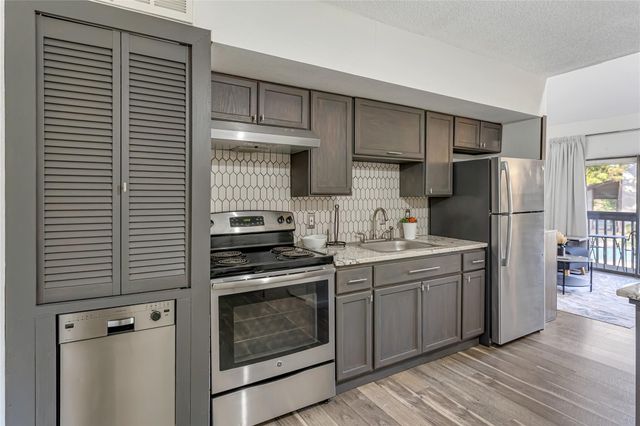 12900 Walden Road 502E, Montgomery, TX 77356