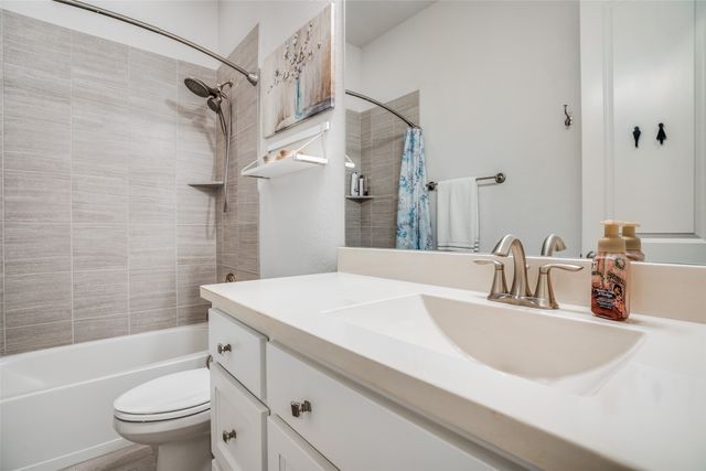 1011 Riviera Road, Roanoke, TX 76262