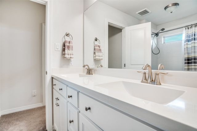 1011 Riviera Road, Roanoke, TX 76262