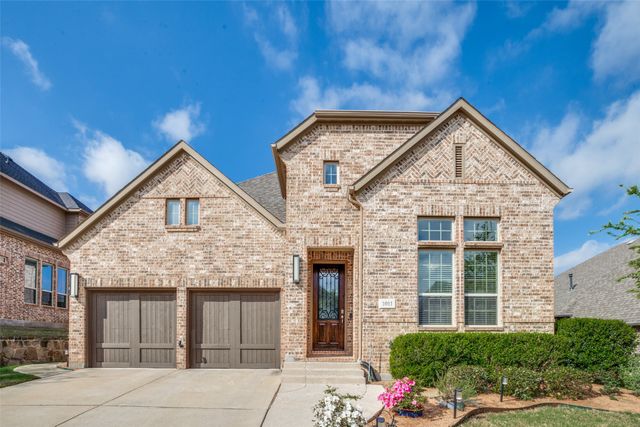 1011 Riviera Road, Roanoke, TX 76262