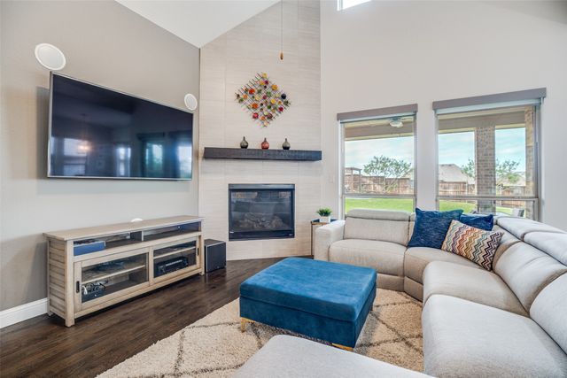 1011 Riviera Road, Roanoke, TX 76262