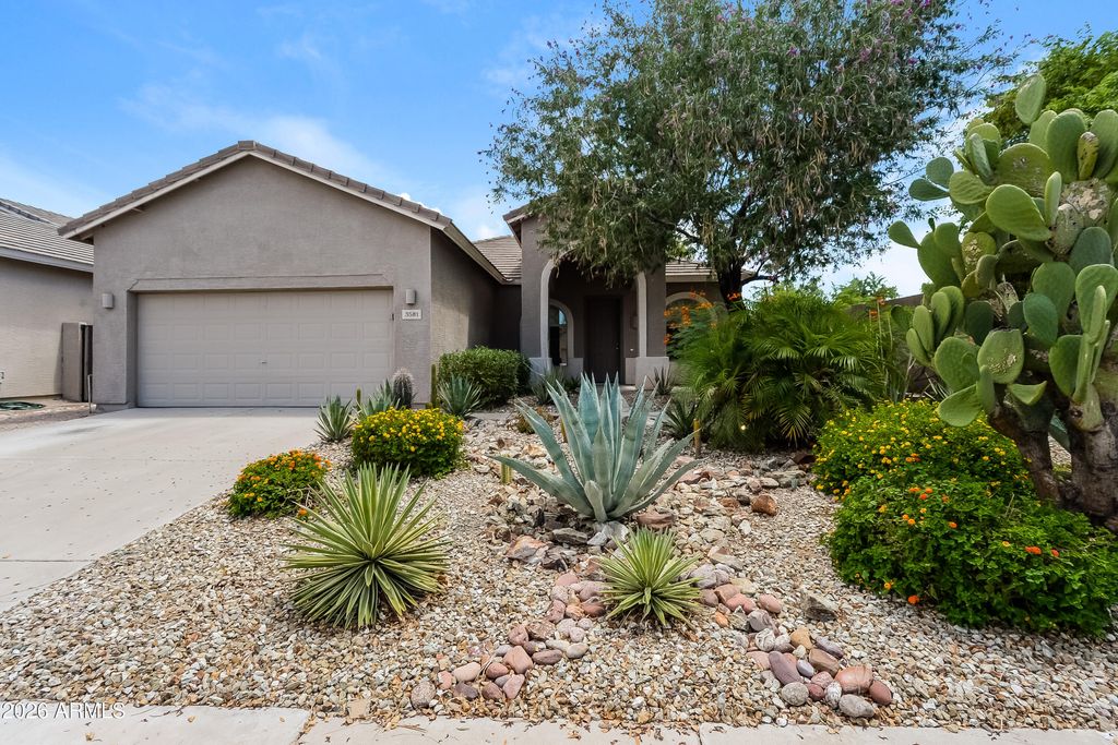 3581 W BELLE Avenue, San Tan Valley, AZ 85144