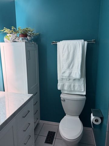 525 Lasalle Lane, Buffalo Grove, IL 60089