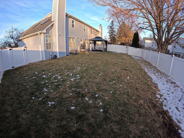 525 Lasalle Lane, Buffalo Grove, IL 60089