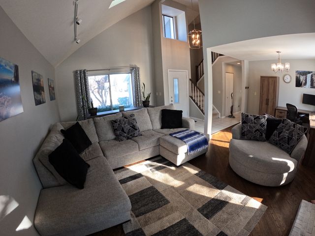 525 Lasalle Lane, Buffalo Grove, IL 60089