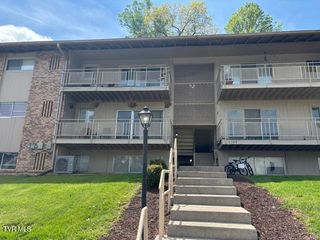 1145 Carriage Circle Apt 104, Bristol, VA 24201
