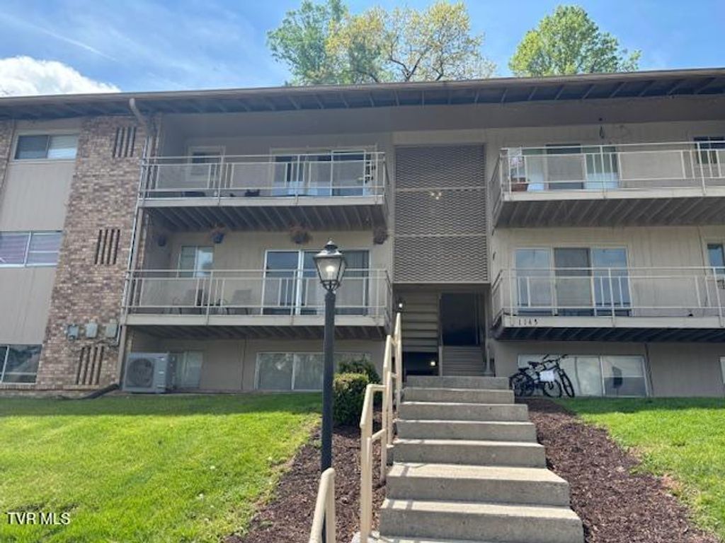 1145 Carriage Circle Apt 104, Bristol, VA 24201