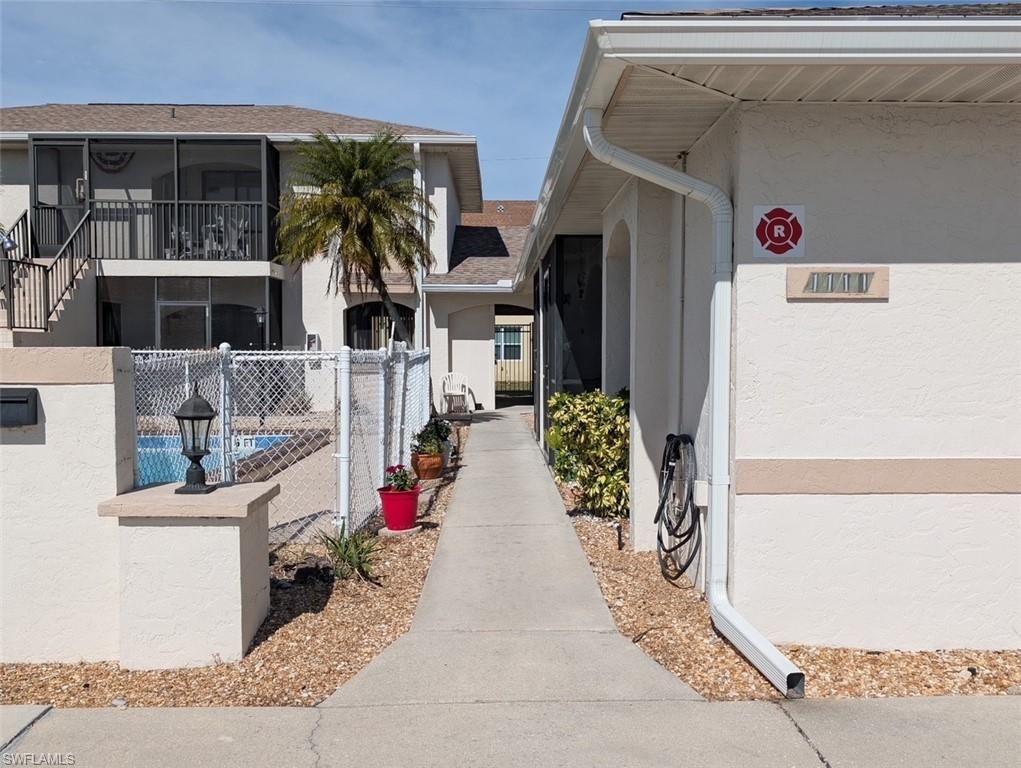 1111 Cape Coral PKWY W 106, CAPE CORAL, FL 33914 — exterior