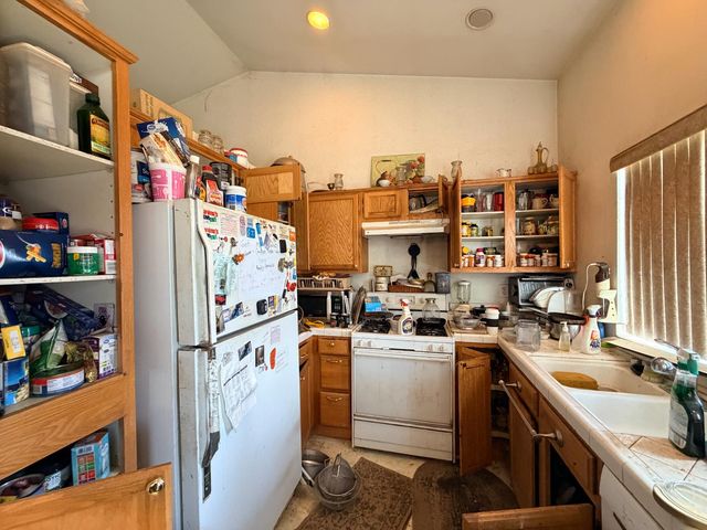 5529 W Norwich Avenue, Fresno, CA 93722