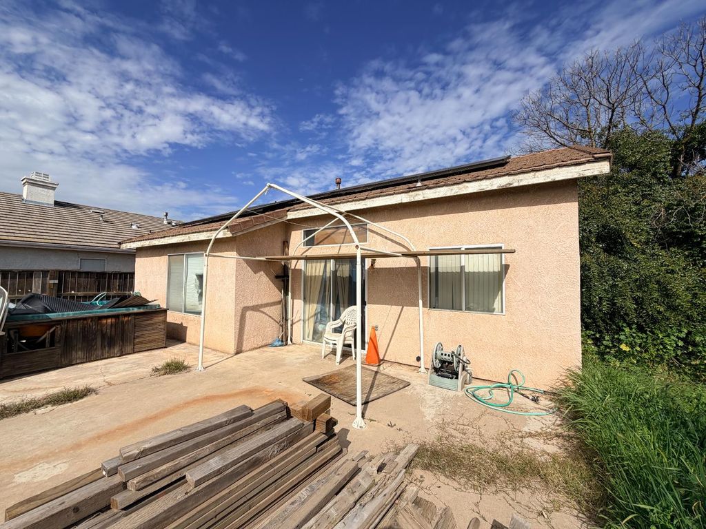 Image 8 of property listing at 5529 W Norwich Avenue, Fresno, CA 93722