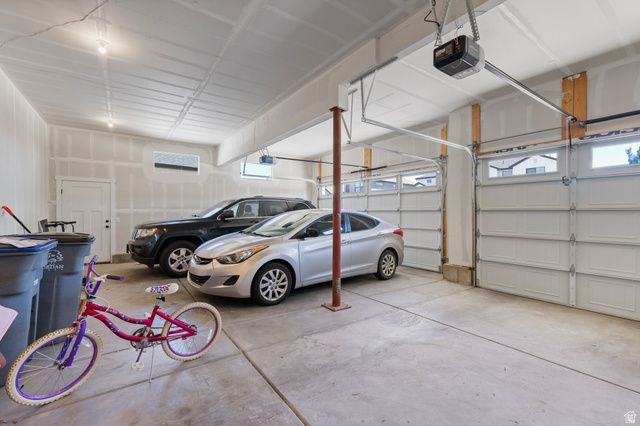 10938 S GLAMIS DUNE DR, South Jordan, UT 84009