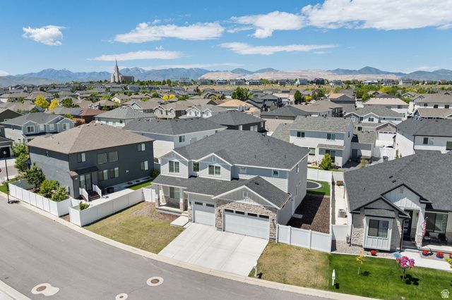 10938 S GLAMIS DUNE DR, South Jordan, UT 84009