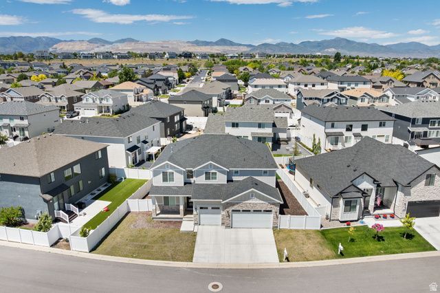 10938 S GLAMIS DUNE DR, South Jordan, UT 84009