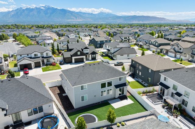 10938 S GLAMIS DUNE DR, South Jordan, UT 84009