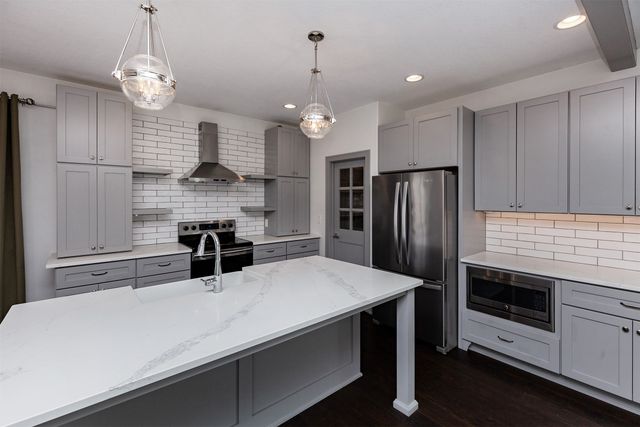 1706 SW Franklin Drive, Ankeny, IA 50023