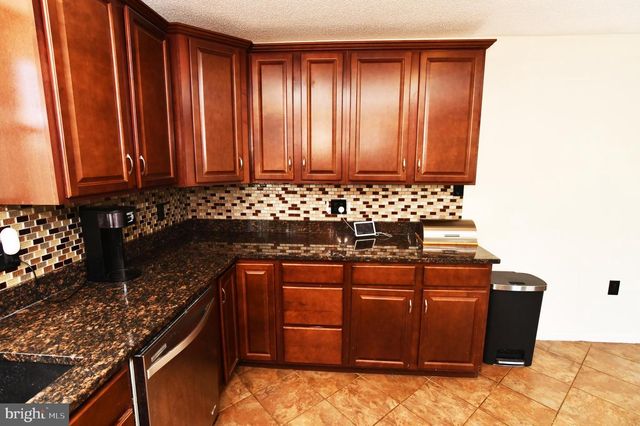 128 - 130 DOGWOOD DR, Cross Junction, VA 22625