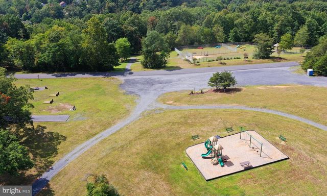 128 - 130 DOGWOOD DR, Cross Junction, VA 22625