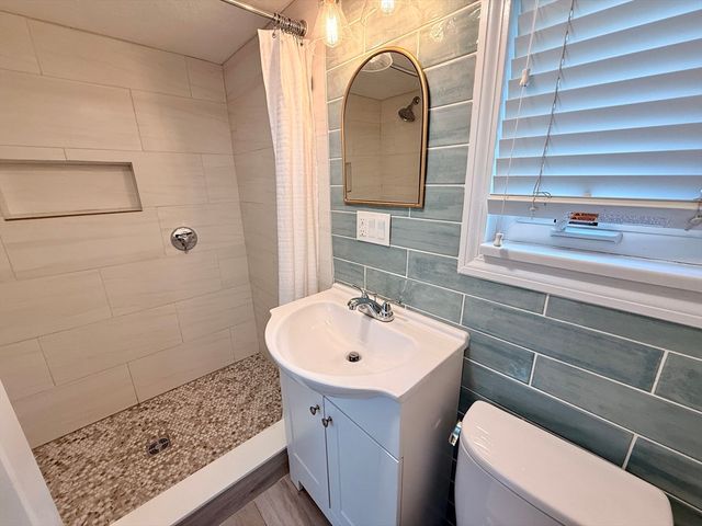 22 Sherman Ave, Nahant, MA 01908