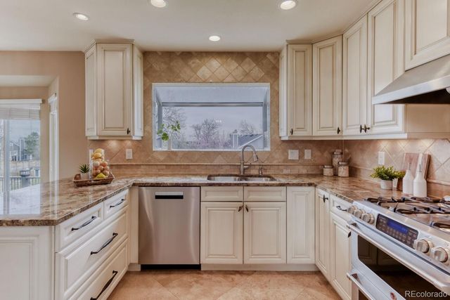 9378 Shadowglen Court, Highlands Ranch, CO 80126